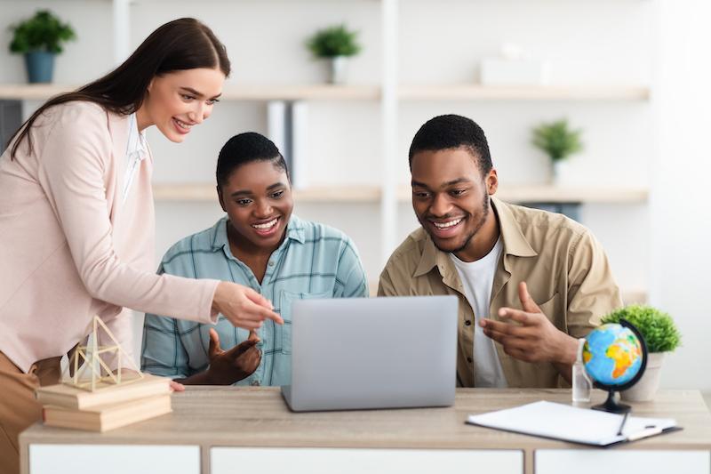 best host agency for new travel agents comparison chart showing training, fees and commission splits for beginners in 2026